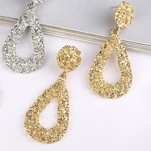 Geometric Teardrop shape Earrings - Picture 4 of 5